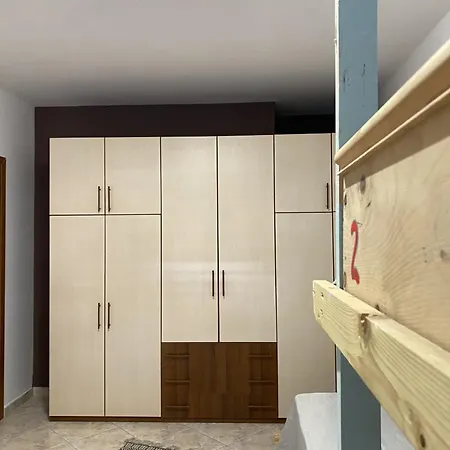 Boutique Maison Dartiste * Τίρανα